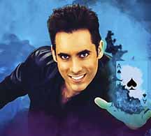 headshot of Michael Grandinetti, an illusionist