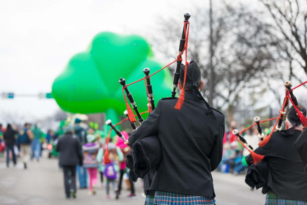 green 3-leaf clover and bagpipes for st. patrick's day parade