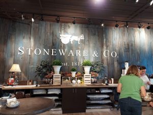 Stoneware & Co.