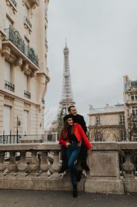 Couple in front of the Eiffel Tower