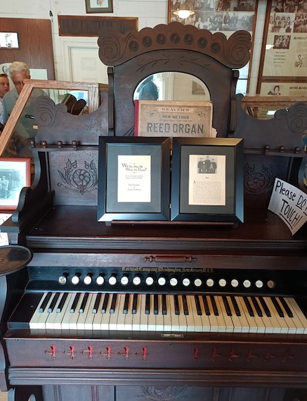 Antique organ 