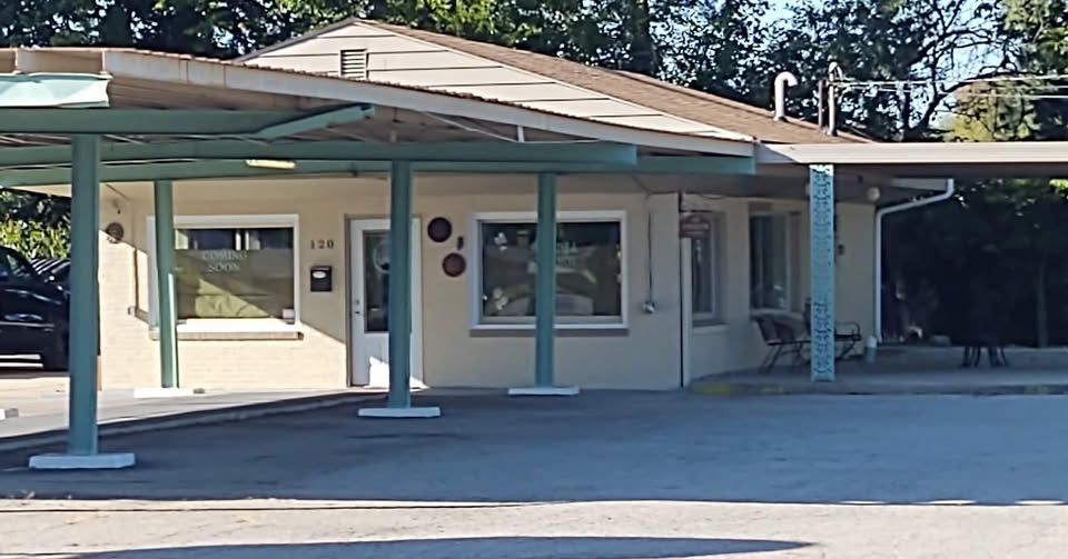 SunShine & Cinnamon Café Exterior