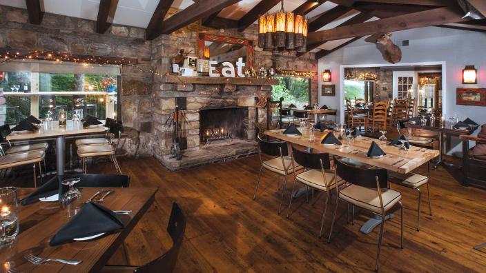 dining room of the restaurant gamekeeper.