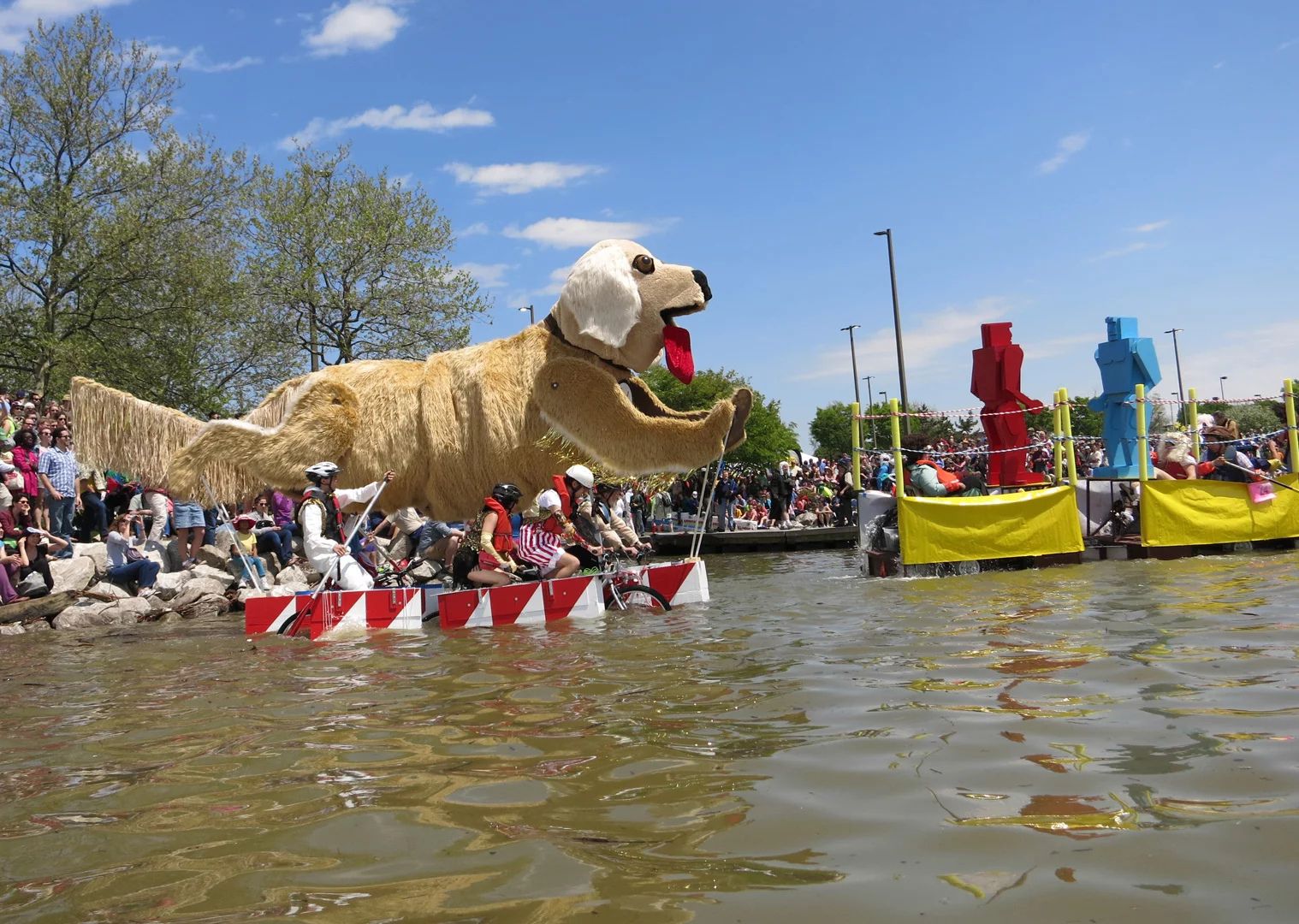 Sculpture of a dog 